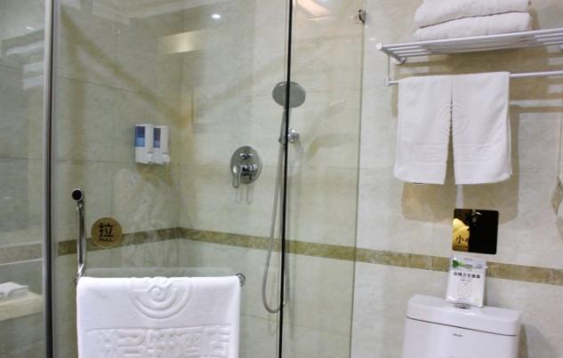 Jinan Yue Ming Xuan Hotel شي نان المظهر الخارجي الصورة